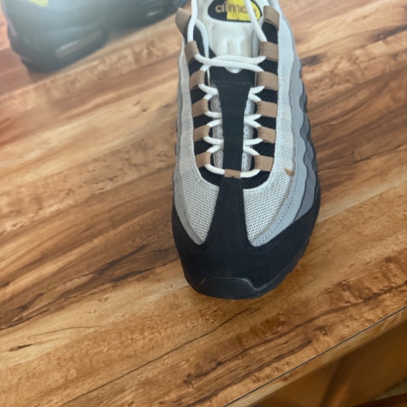 COPY - Men’s Nike Air Max in original box main image 4